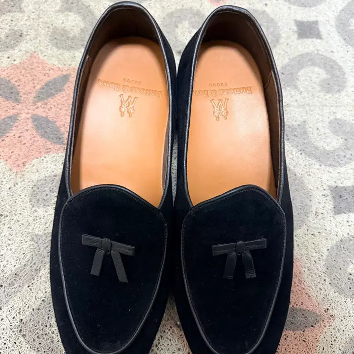 [BUNJANG] Buttons and Bows Black Suede Handmade Loafers / 버튼즈 앤 보우즈 블랙 스웨이드 수제 로퍼 255-260 와이드