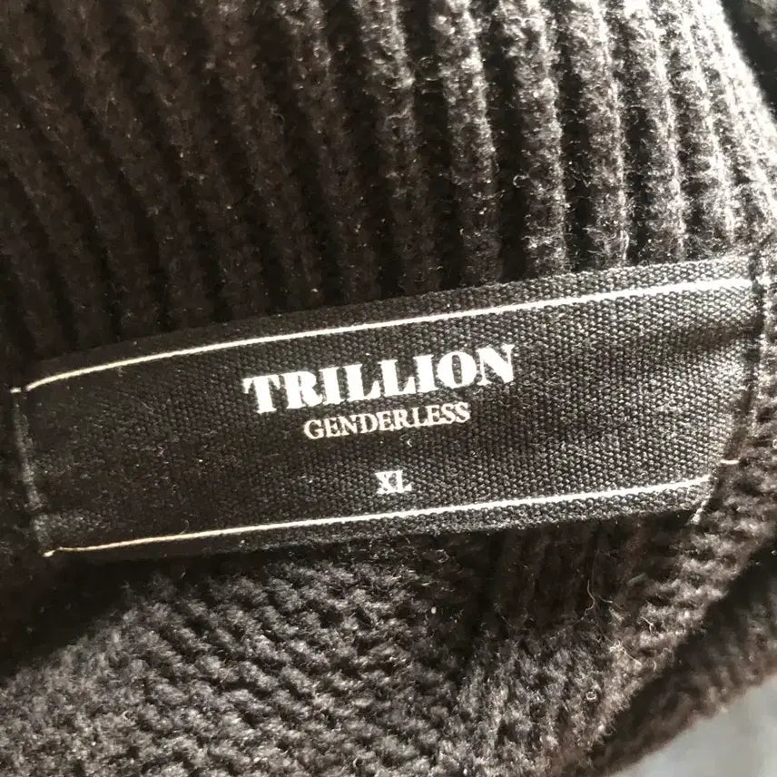 [BUNJANG] Trillion Black Cable Knit Zip-up XL / 트릴리온 블랙 꽈배기 니트집업 XL 105
