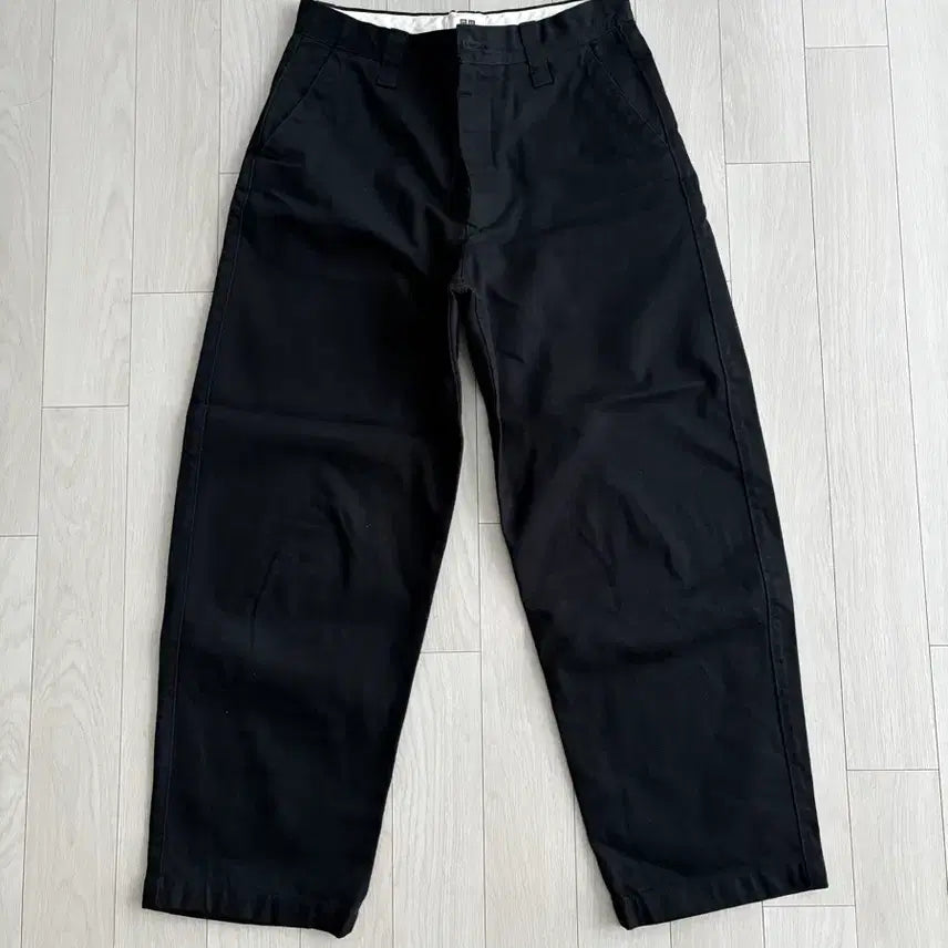[BUNJANG] Uniqlo U Wide Fit Chino Trousers / 유니클로 U 와이드피트 치노 블랙