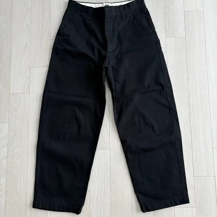 [BUNJANG] Uniqlo U Wide Fit Chino Trousers / 유니클로 U 와이드피트 치노 블랙
