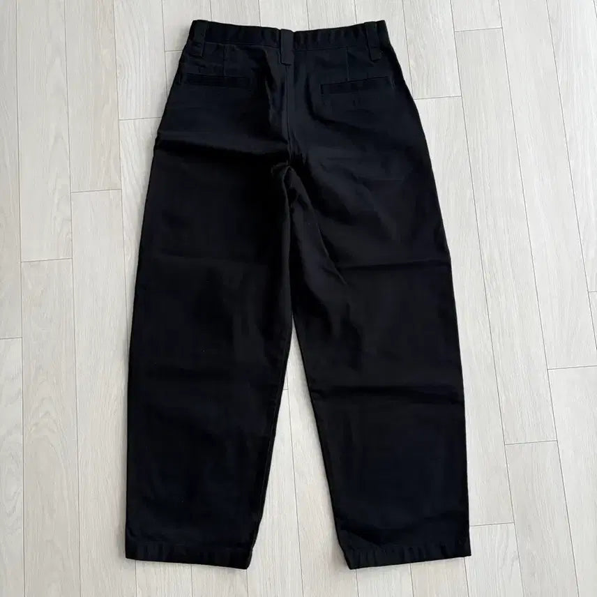 [BUNJANG] Uniqlo U Wide Fit Chino Trousers / 유니클로 U 와이드피트 치노 블랙