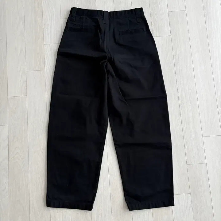 [BUNJANG] Uniqlo U Wide Fit Chino Trousers / 유니클로 U 와이드피트 치노 블랙