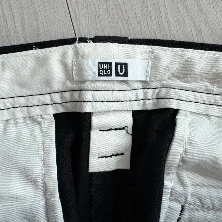 [BUNJANG] Uniqlo U Wide Fit Chino Trousers / 유니클로 U 와이드피트 치노 블랙
