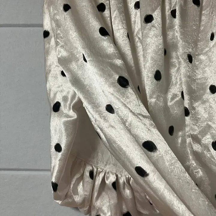 [BUNJANG] ZARA Satin Dot Midi Skirt XS / ZARA 새틴 도트 미디 스커트 XS
