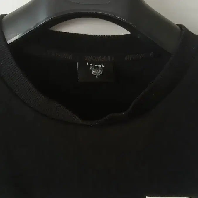 [BUNJANG] LifeWork Black Sweatshirt L Size / 라이프워크 블랙 맨투맨 L사이즈 사용감 목약간늘어짐 손목헤짐