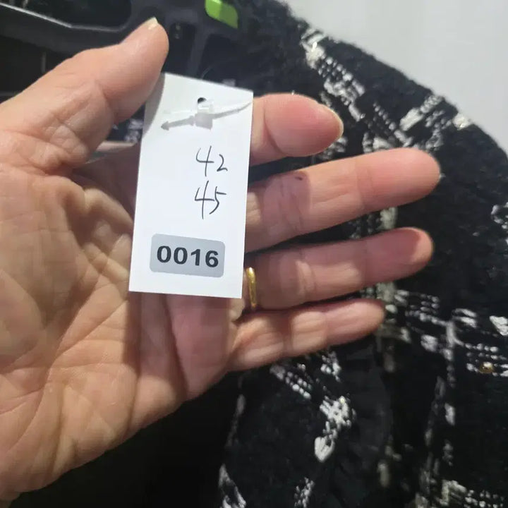 [BUNJANG] LYNN Black Tweed Jacket / LYNN 블랙 트위드 자켓