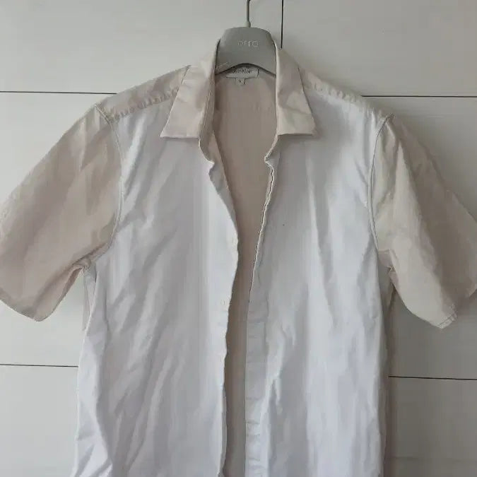 [BUNJANG] Calvin Klein Ivory Shirt M Size / 캘빈클라인 아이보리 M 사이즈 몇번안입었어요 95사이즈