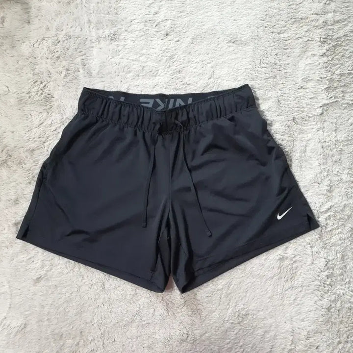 [SOLD OUT] 나이키 여성용 블랙 반바지 M (382) ^