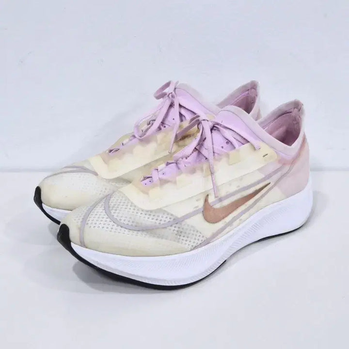 [SOLD OUT] 나이키 줌 플라이 3 런닝화 240