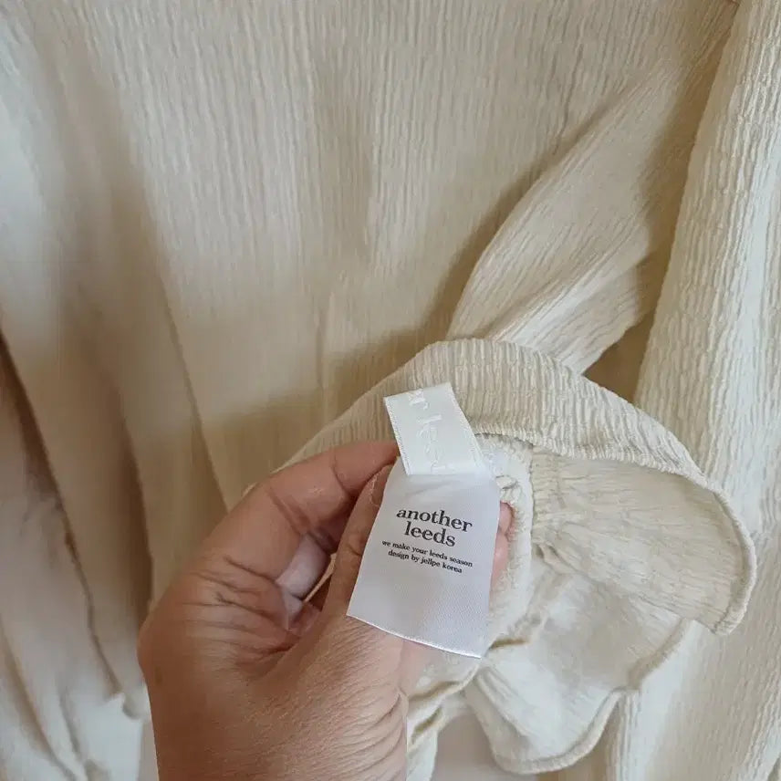 [BUNJANG] ANOTHER LEEDS Blouse / ANOTHER LEEDS 블라우스 판매합니다