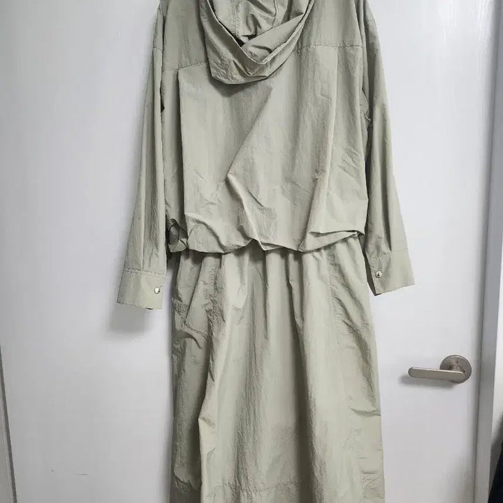 [BUNJANG] System Hooded Long Dress - Khaki / 시스템 후드 롱 원피스 카키