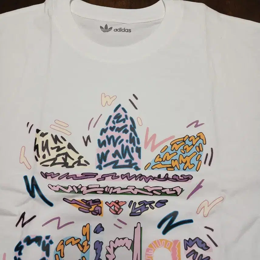 [BUNJANG] Adidas White Printed Short Sleeve T-shirt / 아디다스 불꽃 흰색 프린팅 반팔 티셔츠