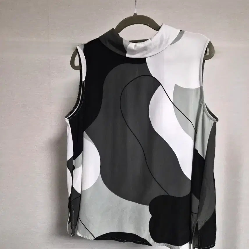 [BUNJANG] Monotone Pattern High Neck Blouse / 새옷 L) 모노톤 패턴 하이넥 블라우스