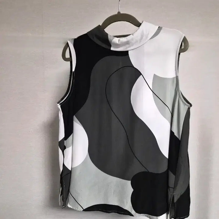 [BUNJANG] Monotone Pattern High Neck Blouse / 새옷 L) 모노톤 패턴 하이넥 블라우스