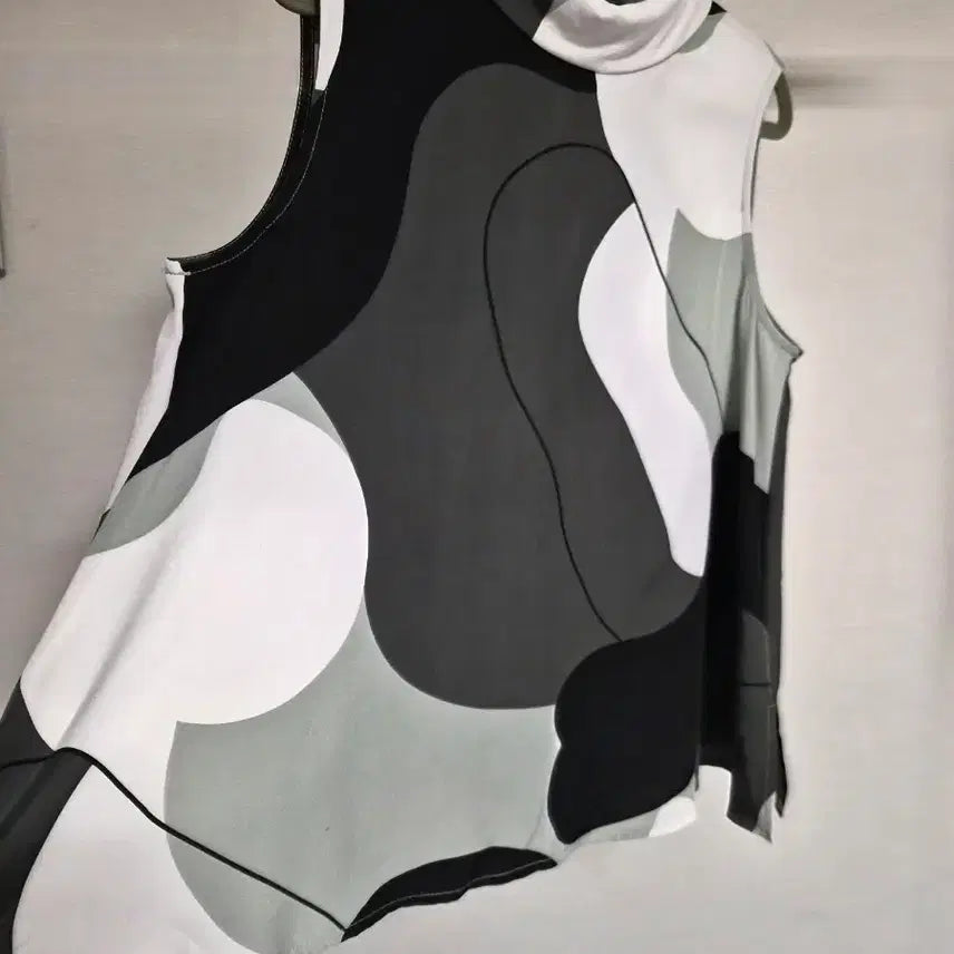 [BUNJANG] Monotone Pattern High Neck Blouse / 새옷 L) 모노톤 패턴 하이넥 블라우스