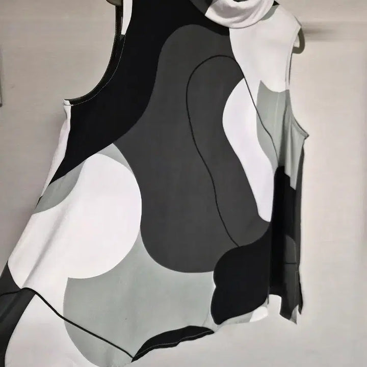 [BUNJANG] Monotone Pattern High Neck Blouse / 새옷 L) 모노톤 패턴 하이넥 블라우스