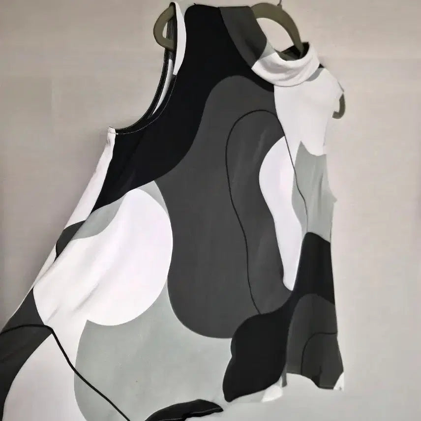 [BUNJANG] Monotone Pattern High Neck Blouse / 새옷 L) 모노톤 패턴 하이넥 블라우스