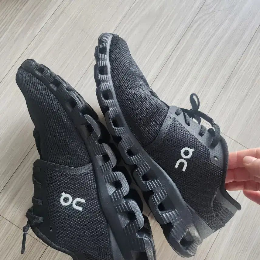 [SOLD OUT] 온  클라우드 블랙 런닝화