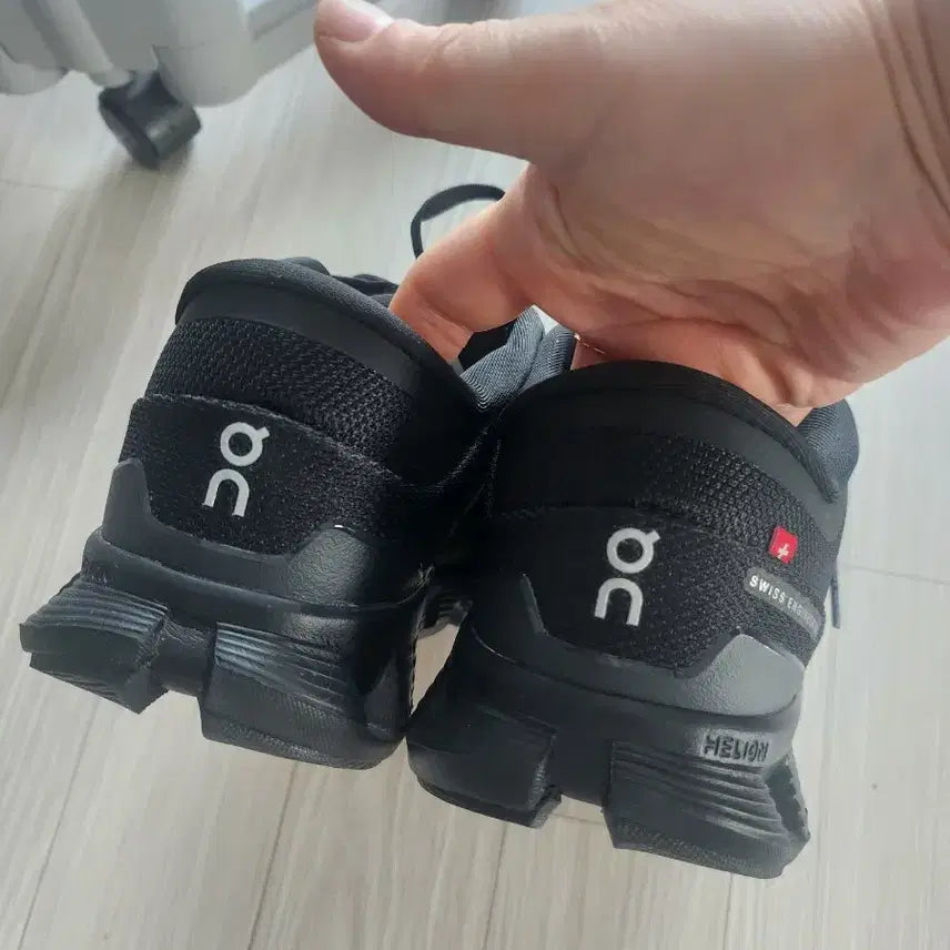 [SOLD OUT] 온  클라우드 블랙 런닝화