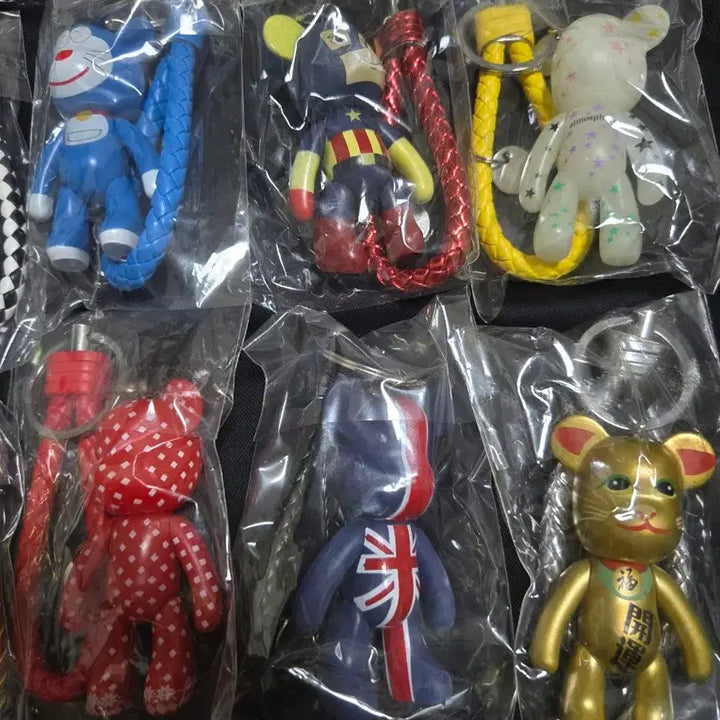 [SOLD OUT] (새상품)베어브릭 키링 13종류