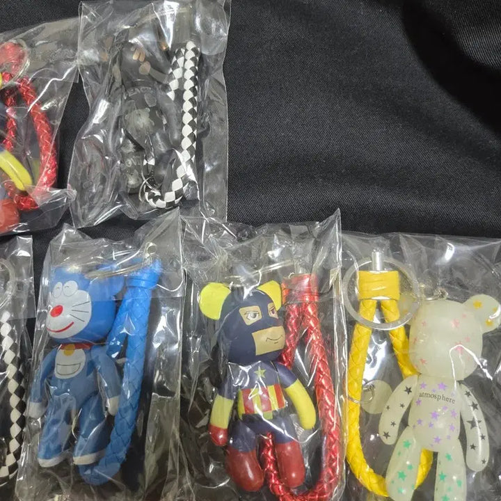 [SOLD OUT] (새상품)베어브릭 키링 13종류