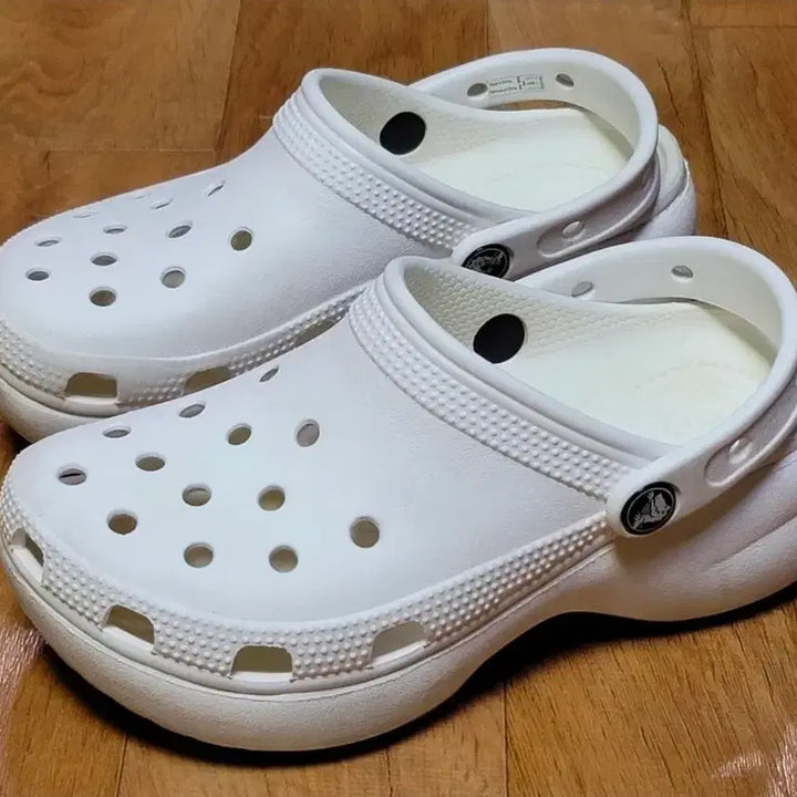 [BUNJANG] Crocs Bayaband White (W5) Clogs / 크록스 W5 (220mm) 베이클로그 화이트