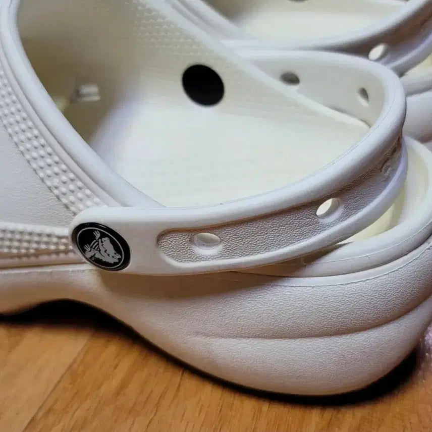 [BUNJANG] Crocs Bayaband White (W5) Clogs / 크록스 W5 (220mm) 베이클로그 화이트