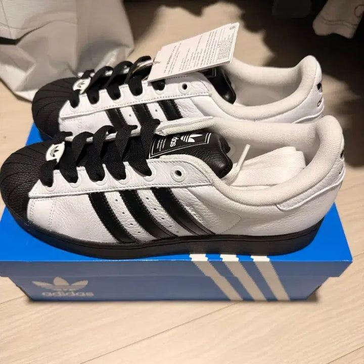 [BUNJANG] Adidas Superstar Black and White Sneakers / 아디다스2 슈퍼스타 검흰 285미리