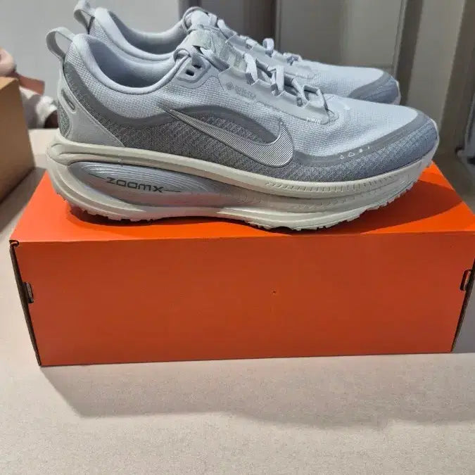 [BUNJANG] Nike Vomero 18 Gore-Tex 270 Sneakers / 나이키 보메로 18 고어텍스 270 팝니다