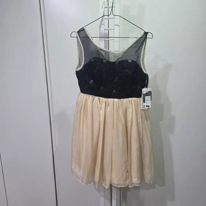[BUNJANG] BE RADIANCE Black Lace Mini Dress / BE RADIANCE블랙 레이스 샴페인 톤 미니 원피스