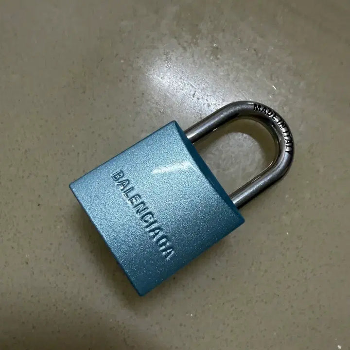 [BUNJANG] Balenciaga BB Lock Charm Keyring / 발렌시아가 BB자물쇠 참 키링