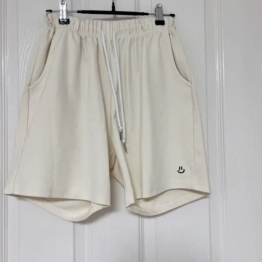 [BUNJANG] Ivory Smile Bending Shorts / 아이보리 스마일 밴딩 반바지