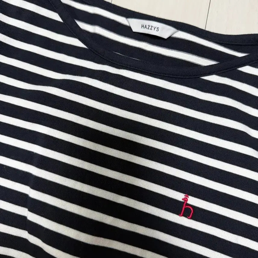 [BUNJANG] Hazzys Stripe T-Shirt (Size 55) / 헤지스 스트라이프 반팔 55