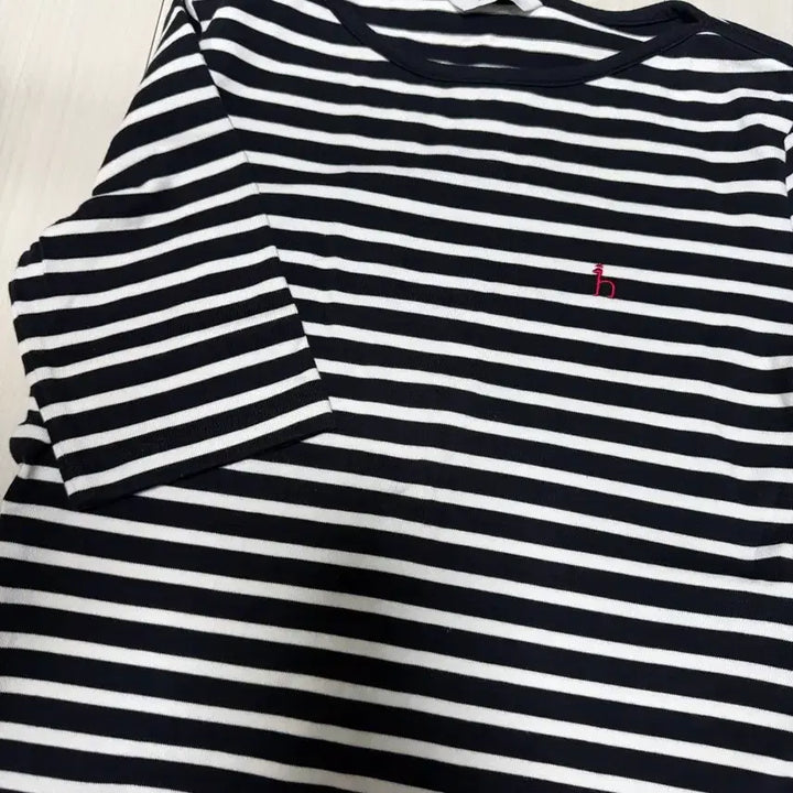 [BUNJANG] Hazzys Stripe T-Shirt (Size 55) / 헤지스 스트라이프 반팔 55