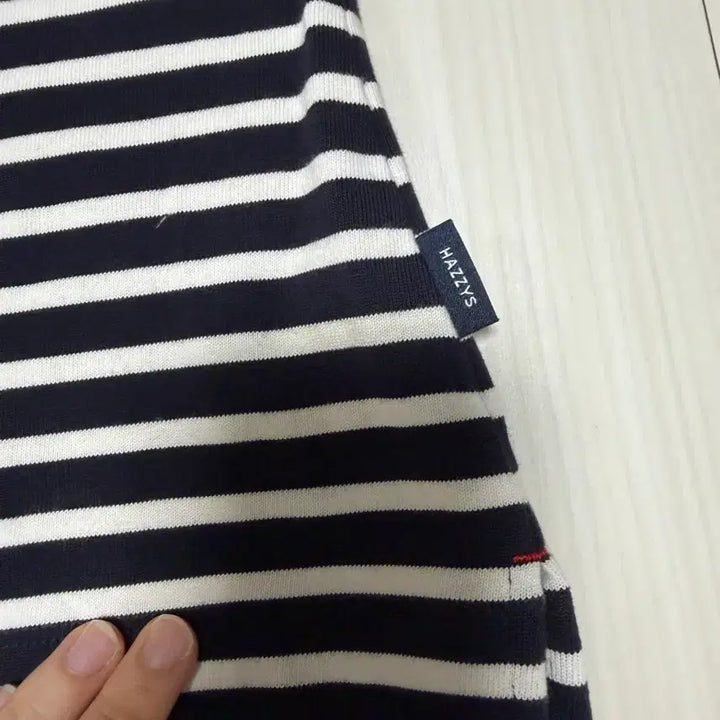 [BUNJANG] Hazzys Stripe T-Shirt (Size 55) / 헤지스 스트라이프 반팔 55
