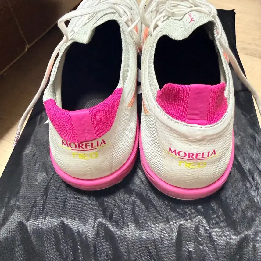 [BUNJANG] Mizuno Morelia Sala Beta TF Soccer Shoes / 모렐리아 살라 베타 tf 265