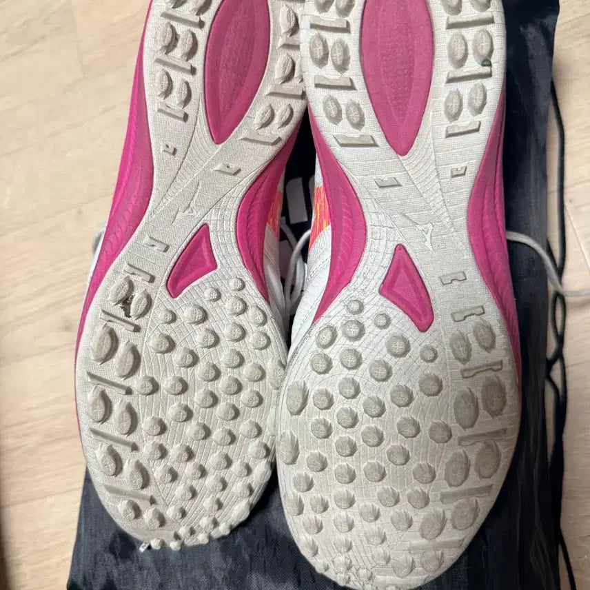 [BUNJANG] Mizuno Morelia Sala Beta TF Soccer Shoes / 모렐리아 살라 베타 tf 265