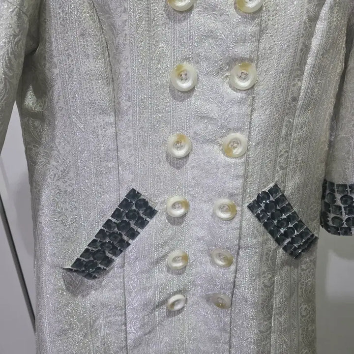 [BUNJANG] Cubic Embellished Double Button Coat / 큐빅 장식 더블 버튼 코트
