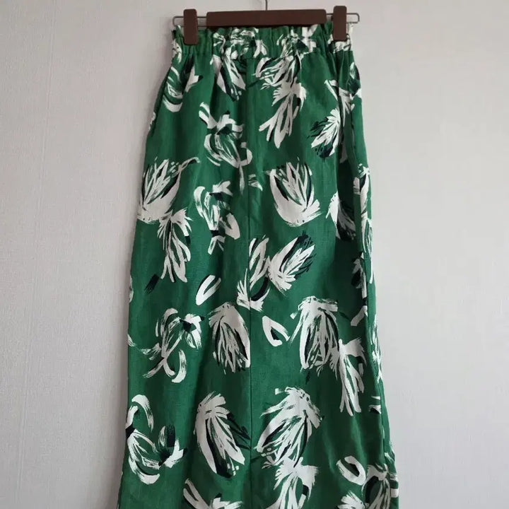 [BUNJANG] Floral Pattern Long Skirt / 플라워 패턴 롱 스커트 그린
