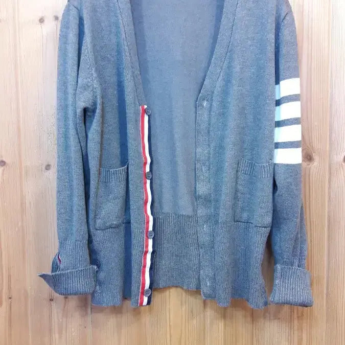 [SOLD OUT] 스티치 배색 니트 가디건 ( 새상품 )