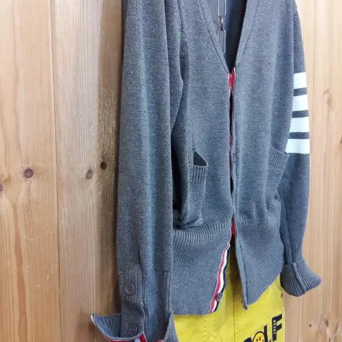 [SOLD OUT] 스티치 배색 니트 가디건 ( 새상품 )