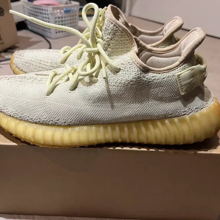 [BUNJANG] Adidas Yeezy Boost 350 V2 Butter Sneakers / 아디다스 이지부스트 350 V2 버터
