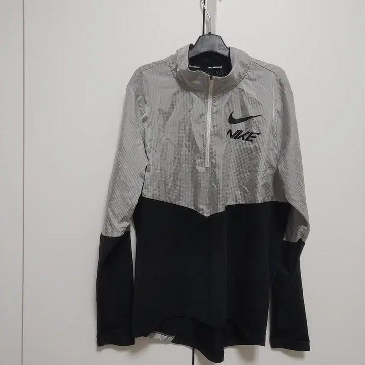 [SOLD OUT] 나이키 남성   러닝 반집업 아노락-M사이즈