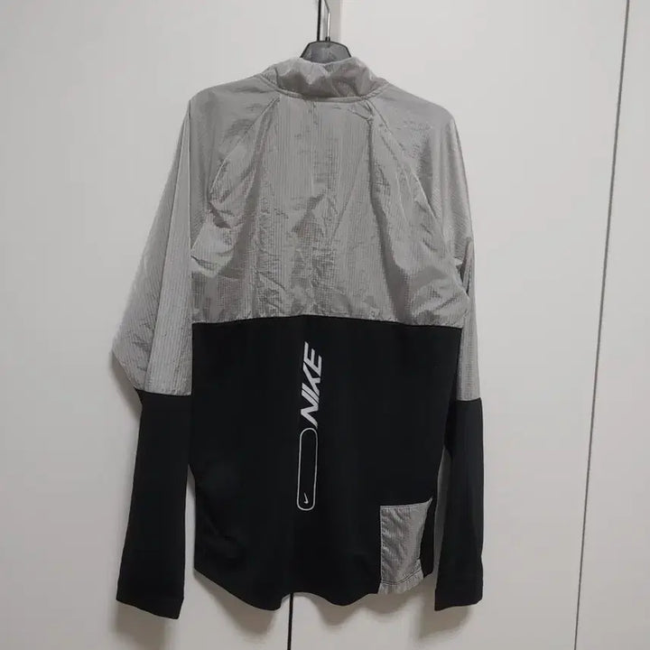 [SOLD OUT] 나이키 남성   러닝 반집업 아노락-M사이즈