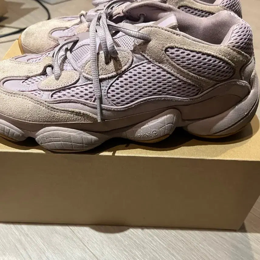 [BUNJANG] Adidas Yeezy 500 Soft Vision Sneakers / 아디다스 이지 500 소프트 비전