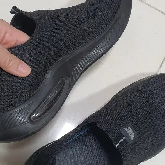 [SOLD OUT] 르카프 블랙 슬립온 운동화
