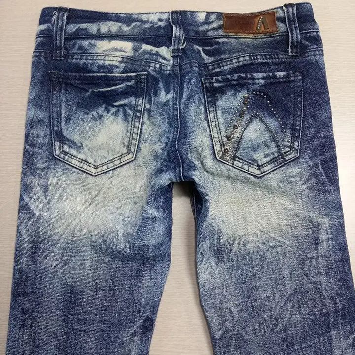 [SOLD OUT] 25 BUCKAROO 골반 워싱 스판 슬림일자진 25-300