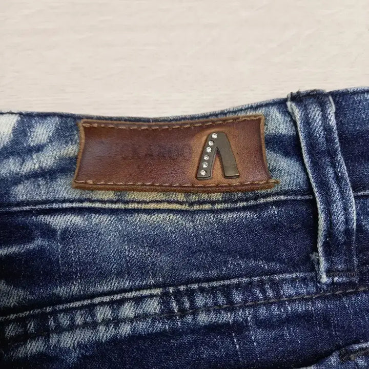 [SOLD OUT] 25 BUCKAROO 골반 워싱 스판 슬림일자진 25-300