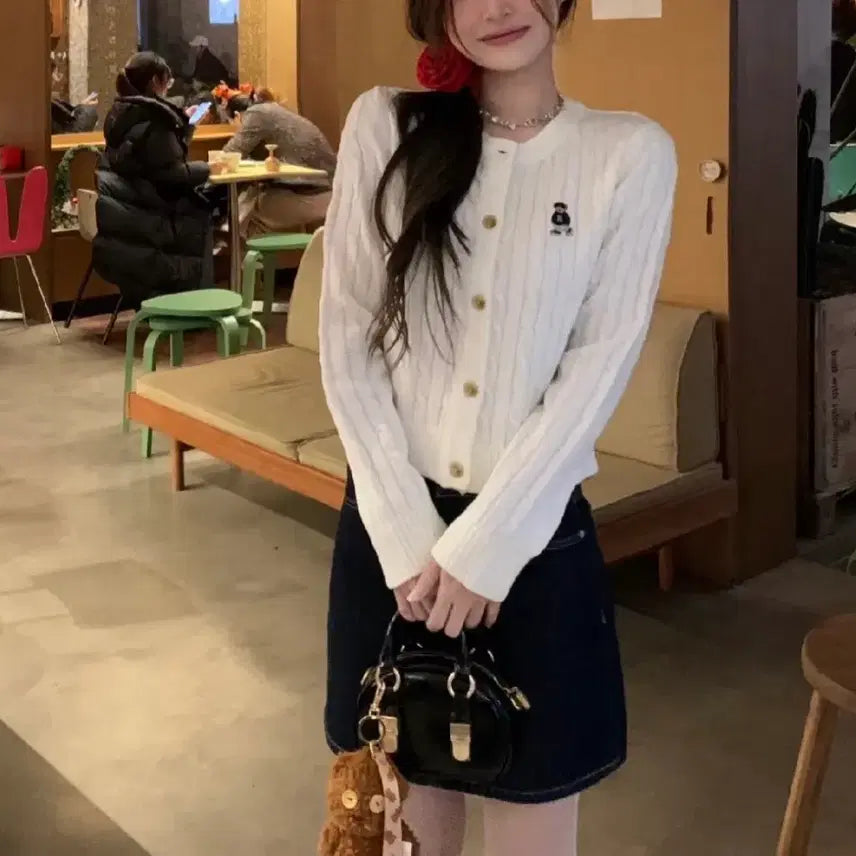 [BUNJANG] Bear Embroidery Knit Cardigan / 곰돌이 자수 니트 가디건