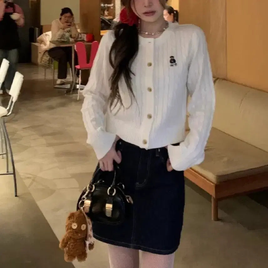 [BUNJANG] Bear Embroidery Knit Cardigan / 곰돌이 자수 니트 가디건